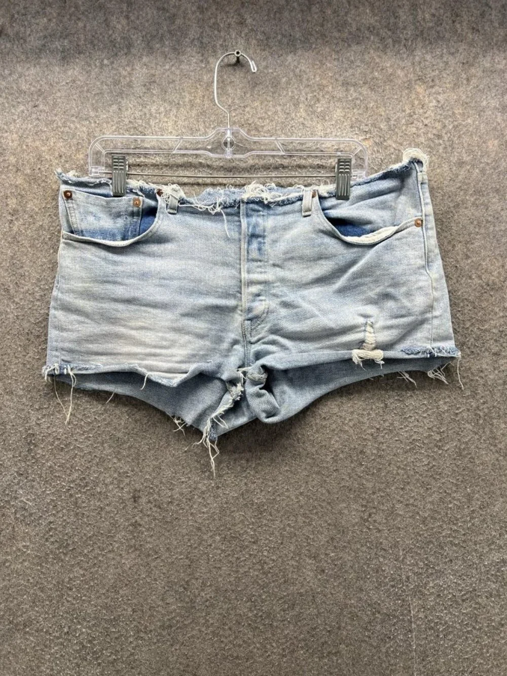 Levi's 501 Denim Bermuda Shorts Womens 38 Blue Distressed Cutoff 5 Pocket Casual